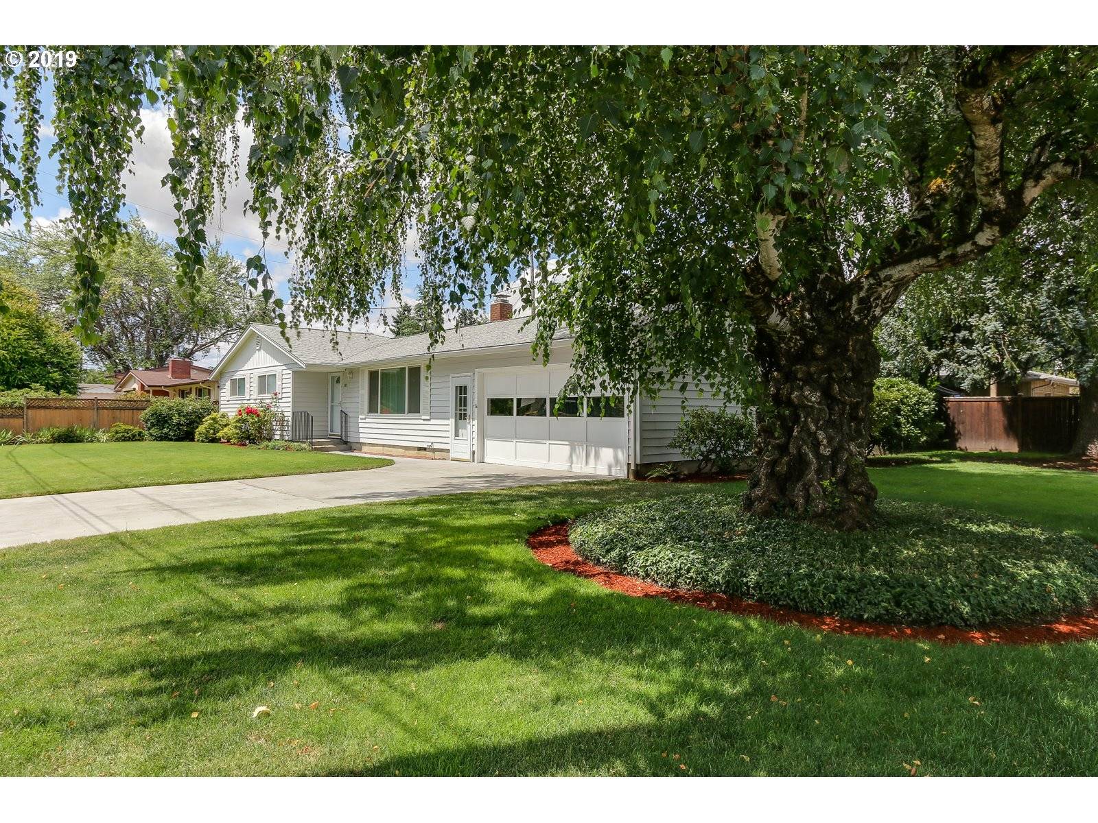 Eugene, OR 97404,889 FREMONT AVE