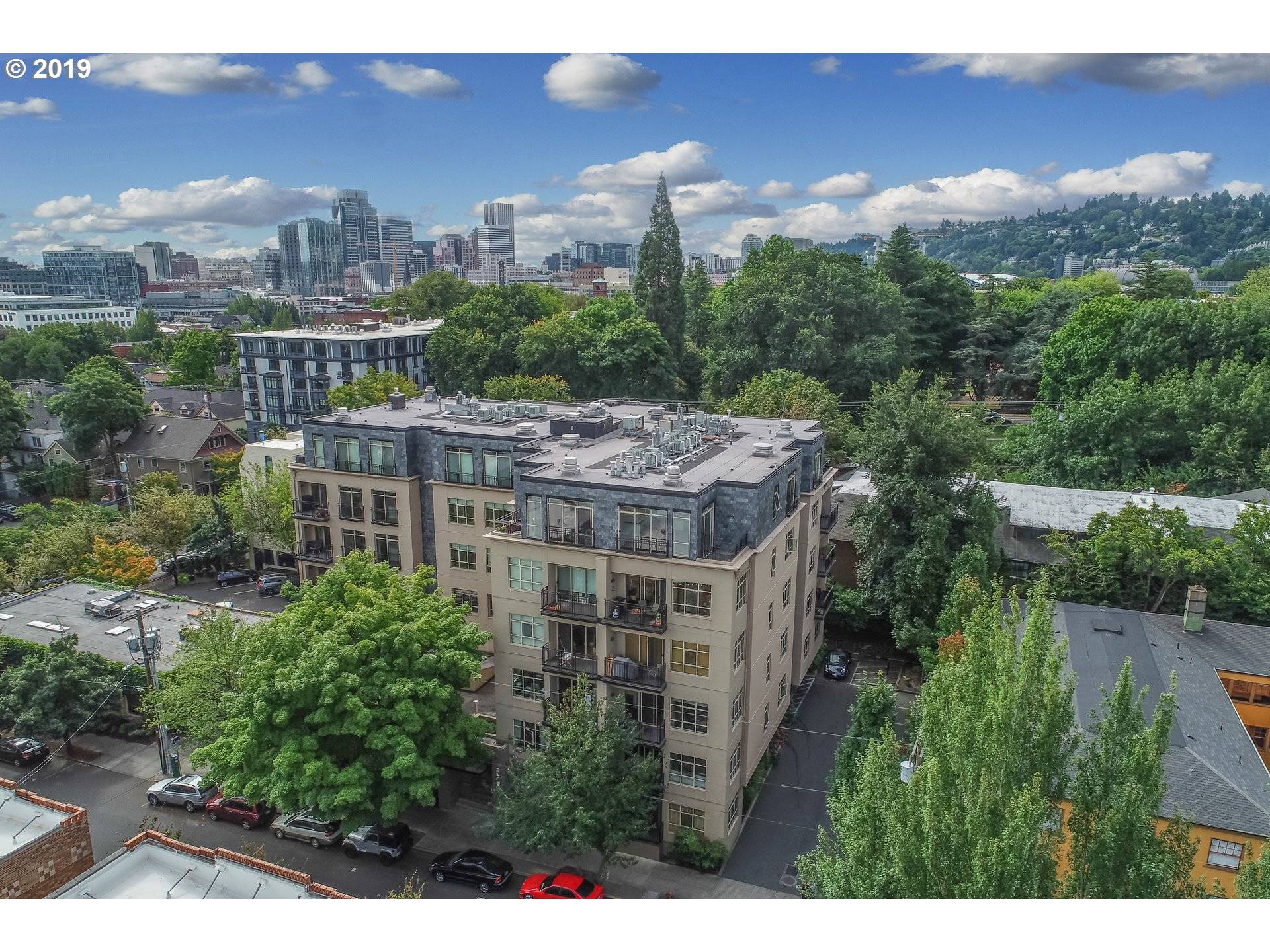 Portland, OR 97209,1930 NW IRVING ST #404