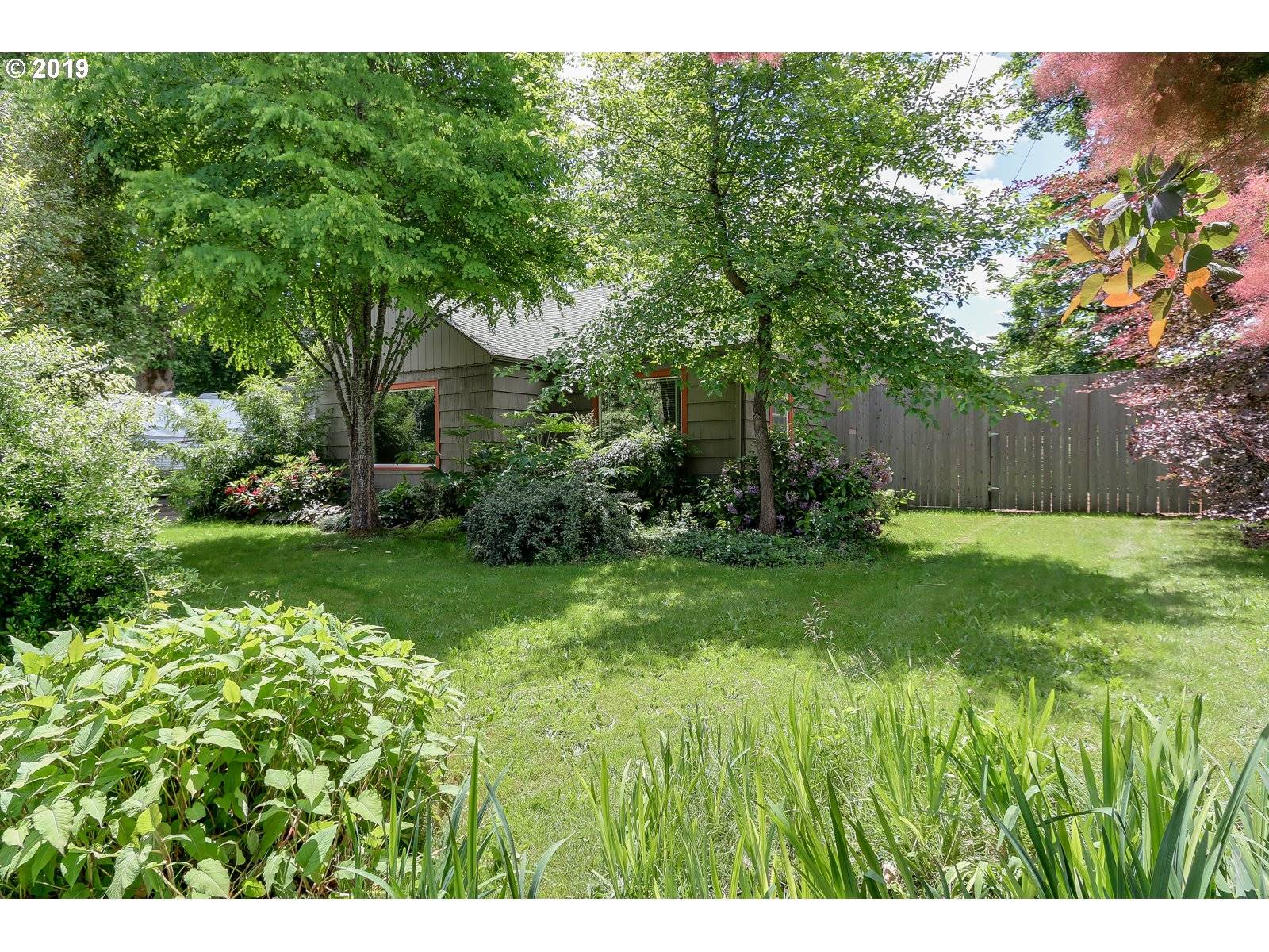 Eugene, OR 97404,500 KNOOP LN