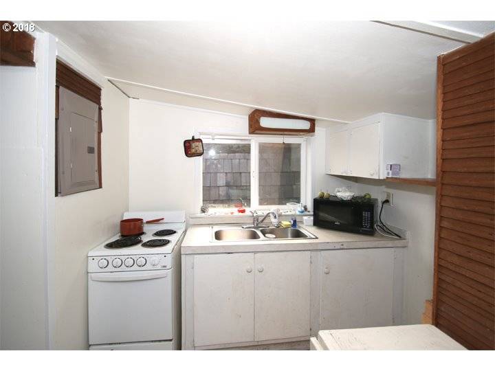Bandon, OR 97411,1175 4TH ST