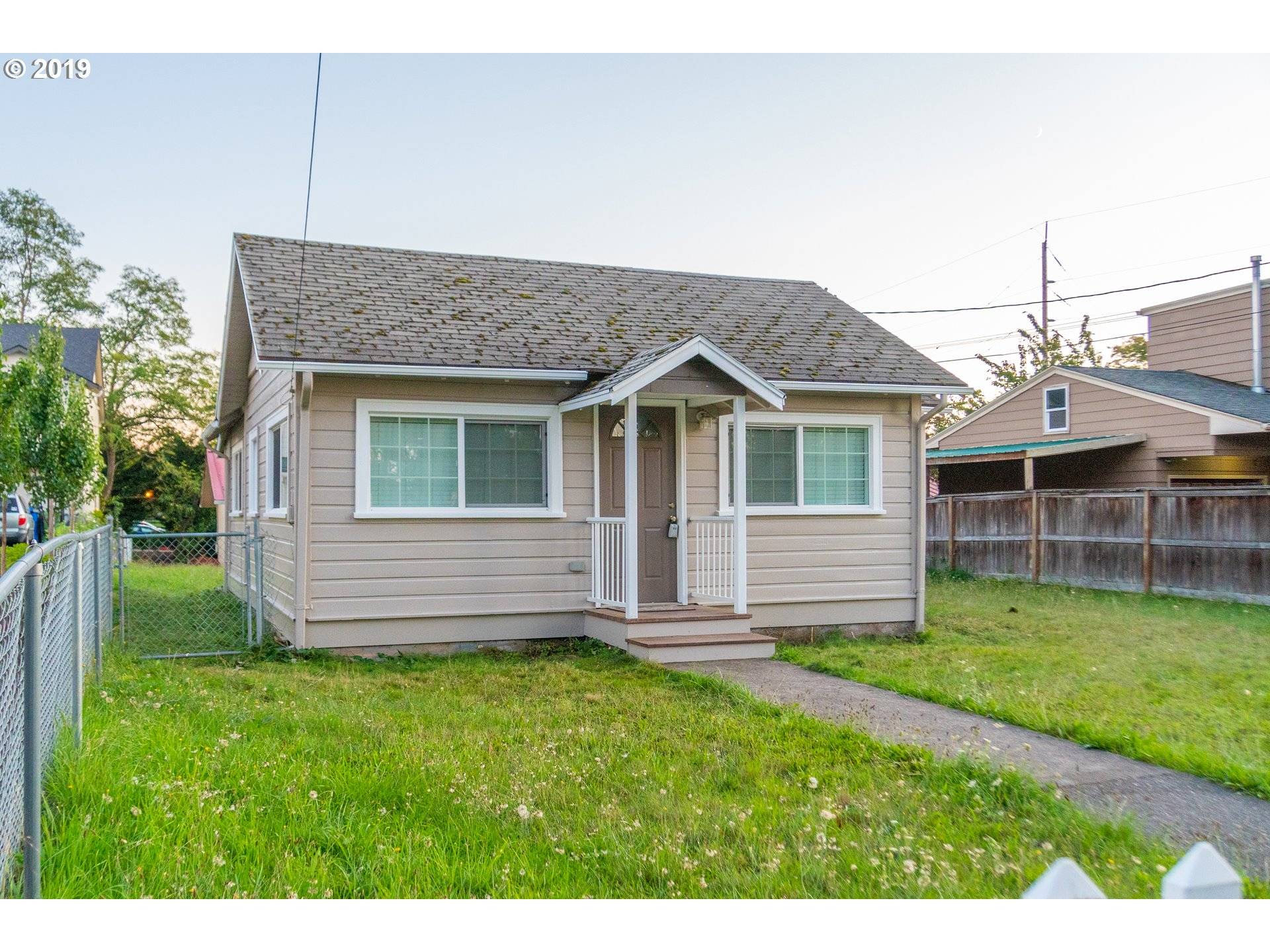 Sandy, OR 97055,38242 HOOD ST