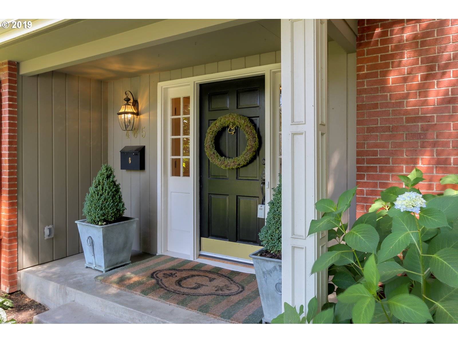 Eugene, OR 97401,485 FAIR OAKS DR