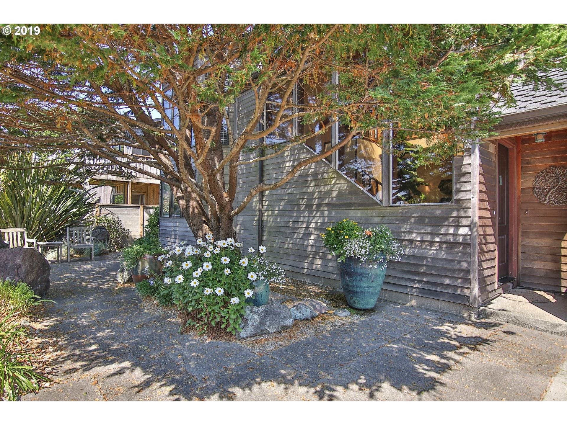 Bandon, OR 97411,1255 SANDPIPER LN SW