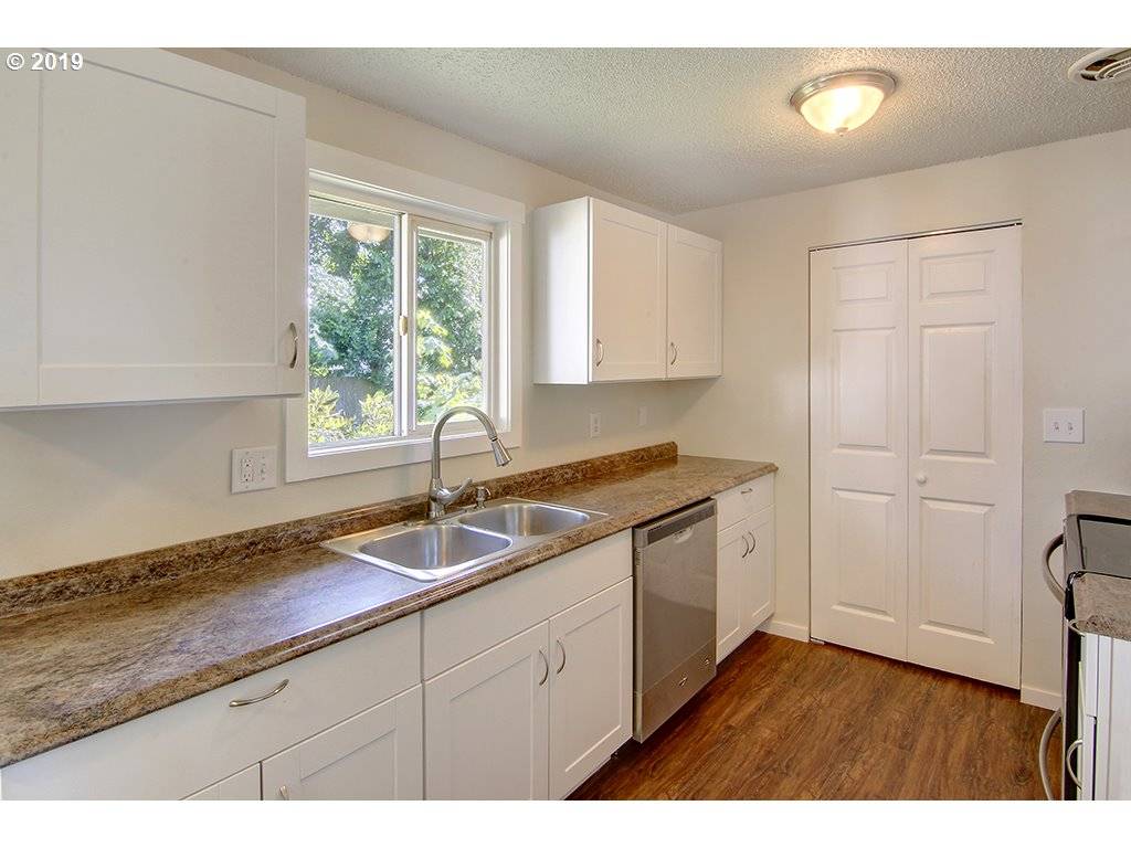 Eugene, OR 97404,362 SPRING CREEK DR