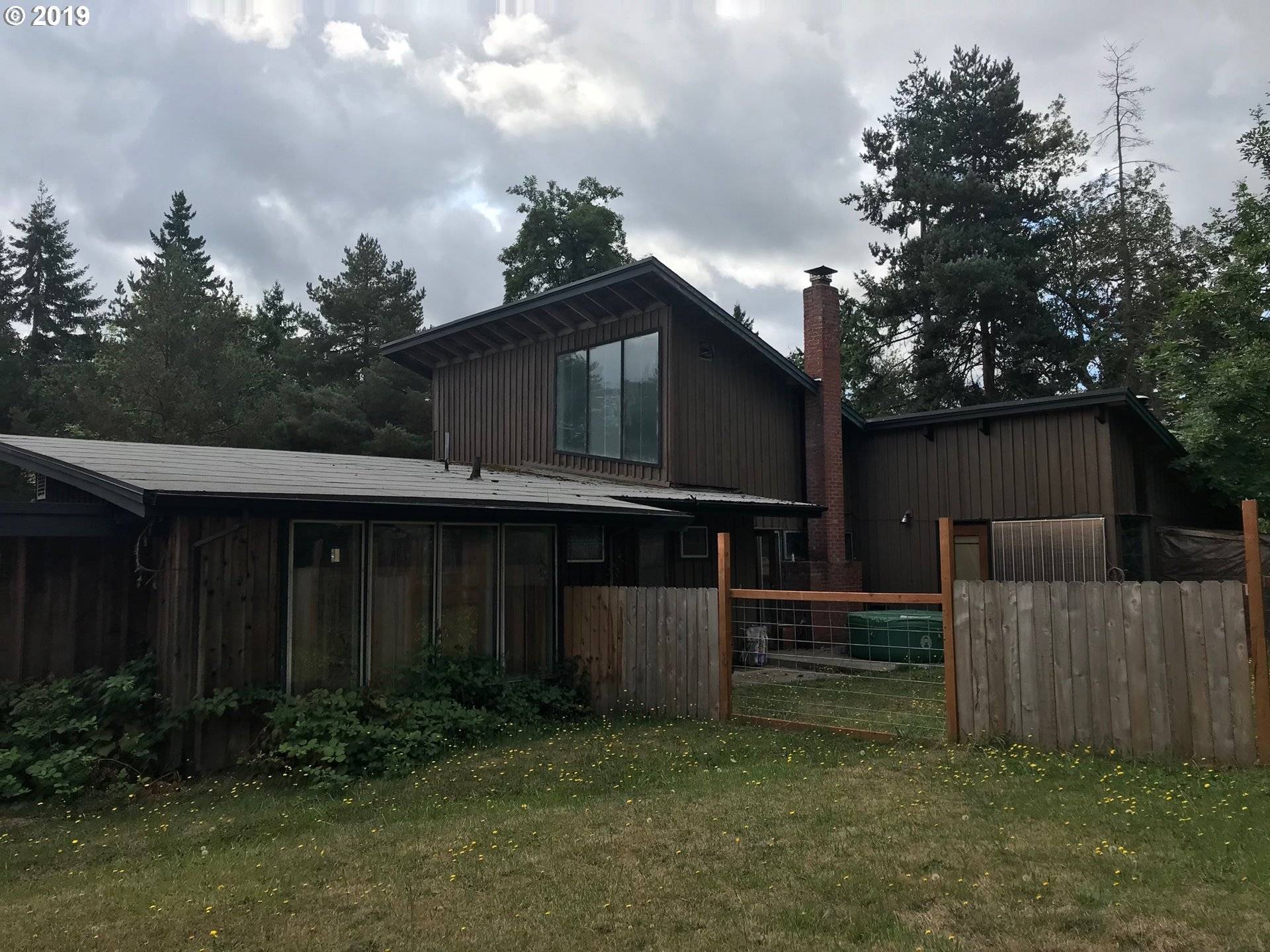 Eugene, OR 97405,2220 HAWKINS LN