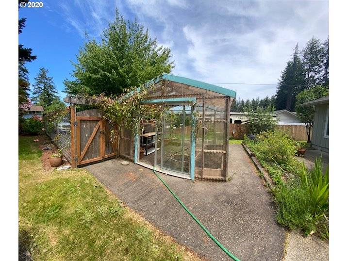 5222 HILLTOP DR, Florence, OR 97439