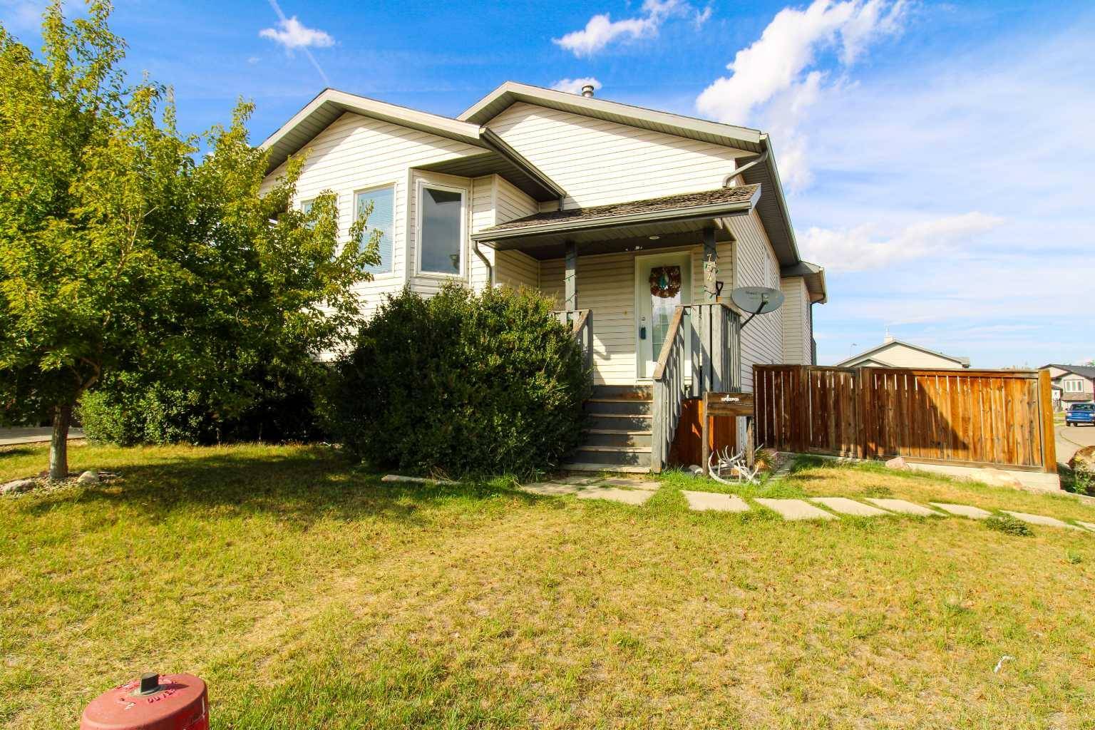 Lethbridge, AB T1J5B2,754 Aberdeen CRES W