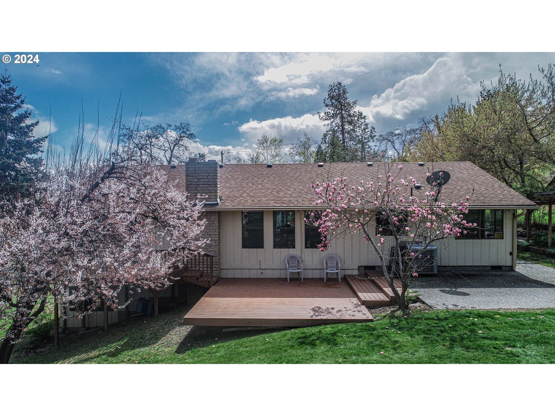 The Dalles, OR 97058,2214 W 10TH ST
