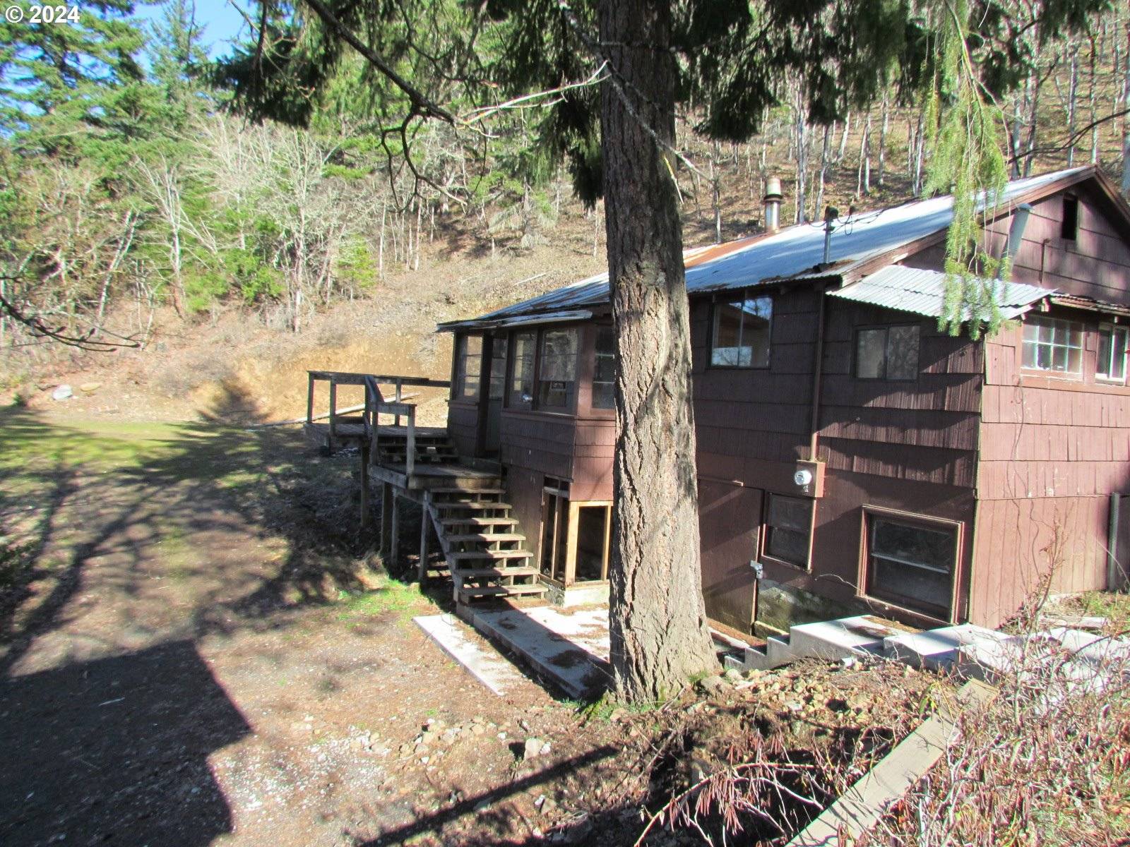 White Salmon, WA 98672,698 HIGHWAY 141