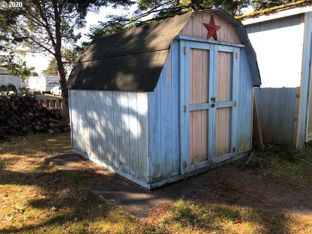 Florence, OR 97439,1699 27TH ST #9