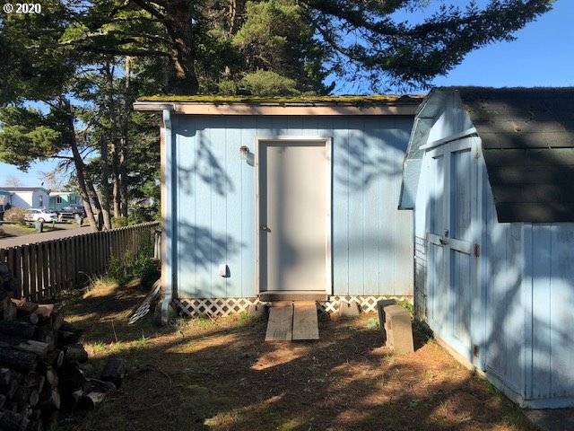 Florence, OR 97439,1699 27TH ST #9