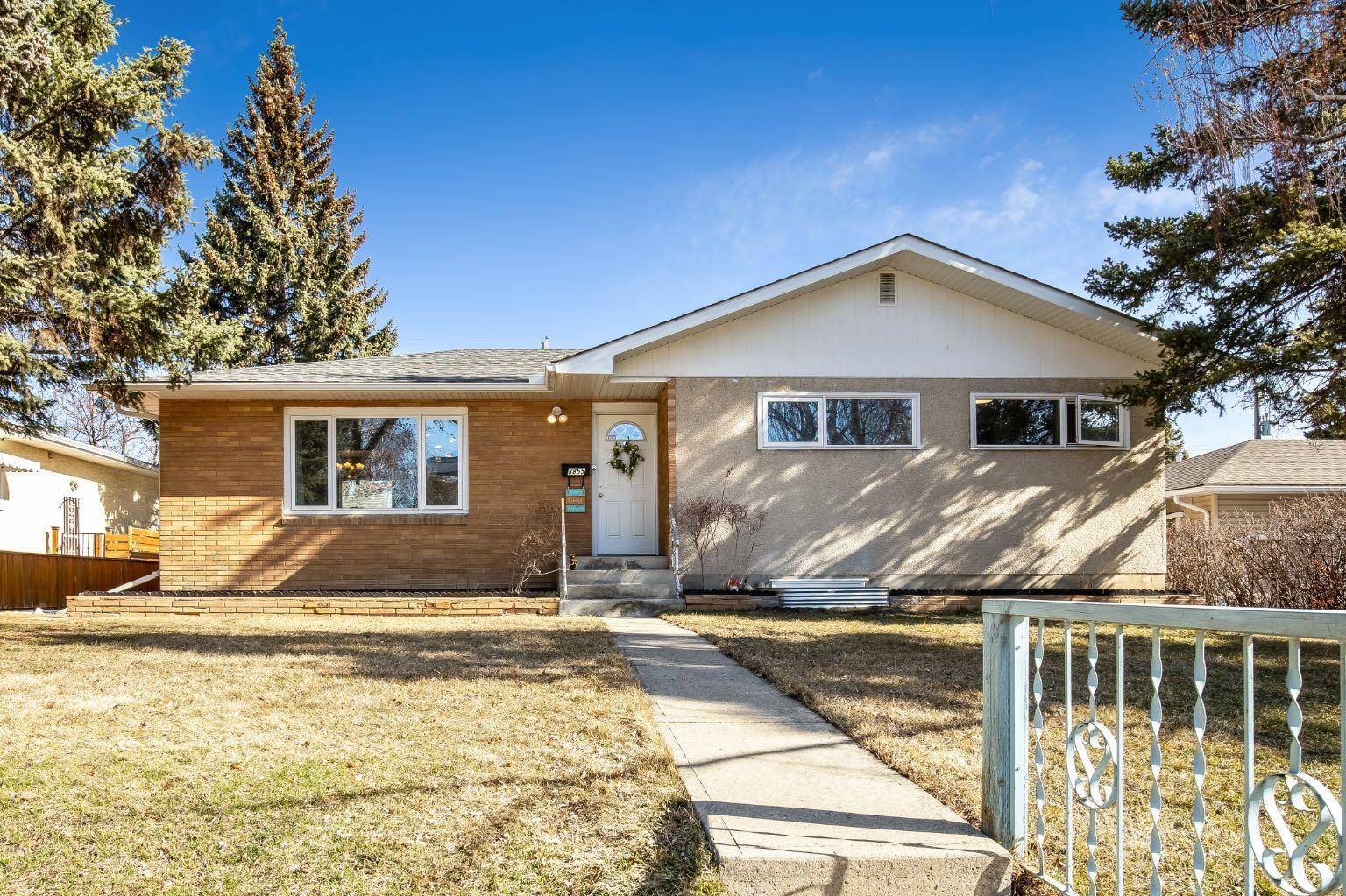 Calgary, AB T2L1G7,3855 Brighton DR NW