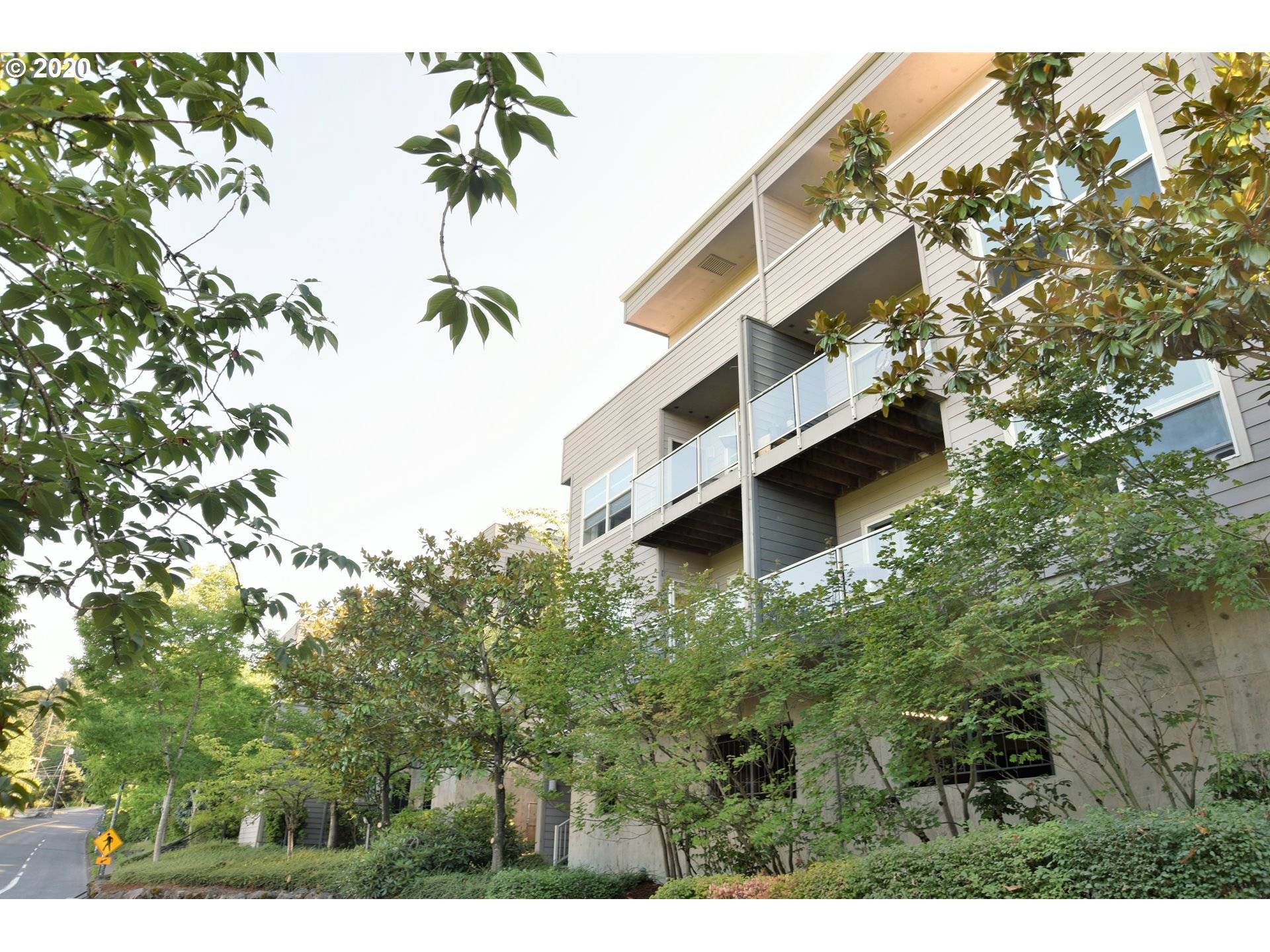 Portland, OR 97219,618 S NEVADA ST #D