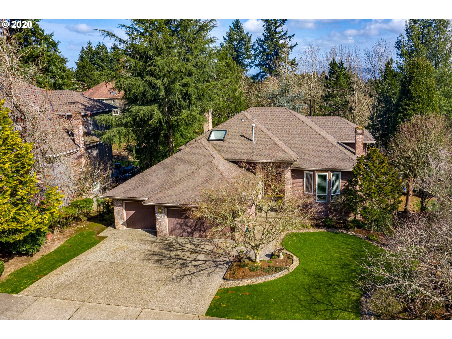 West Linn, OR 97068,1319 STONEHAVEN DR