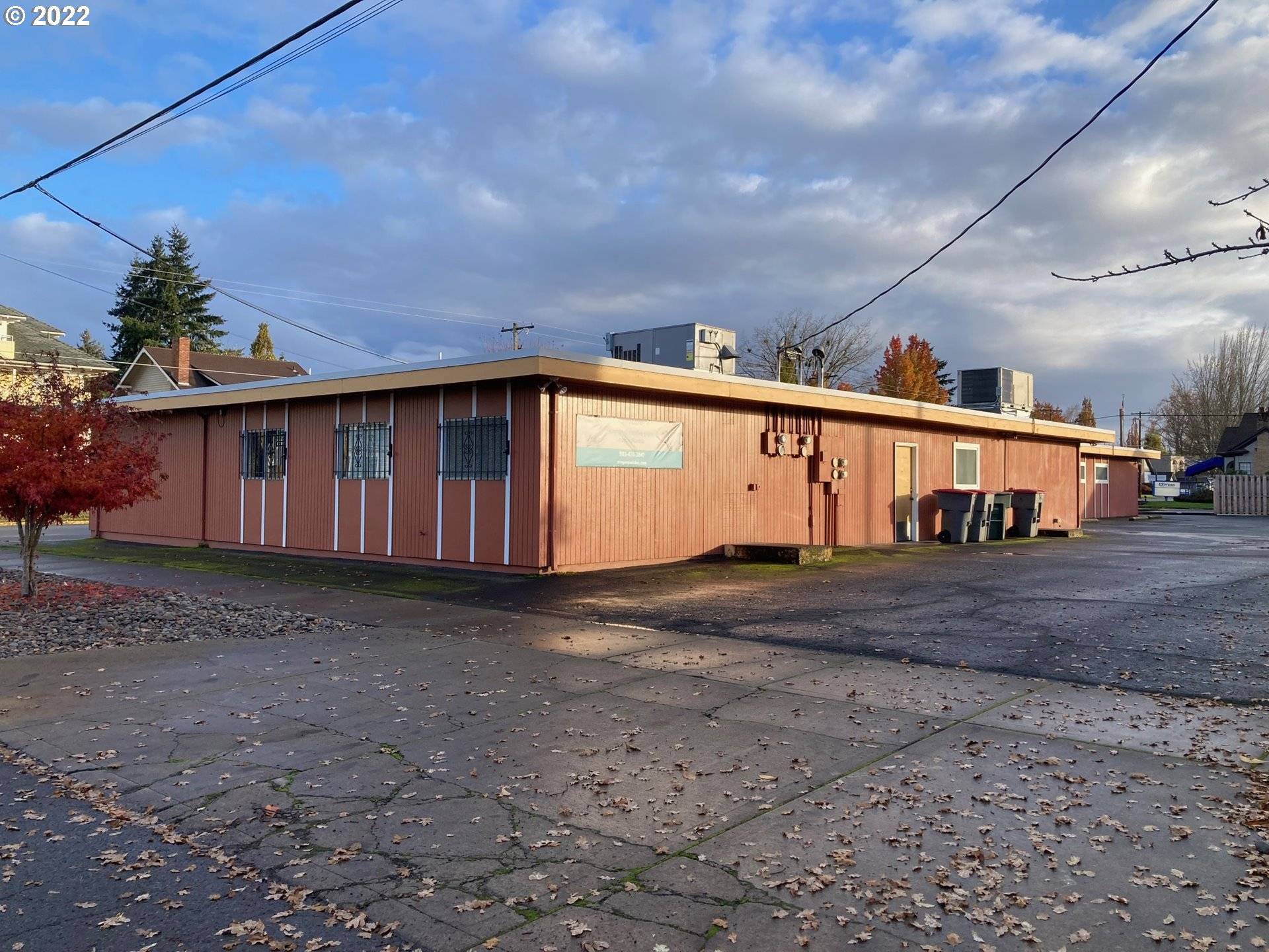 Mc Minnville, OR 97128,851 NE BAKER ST