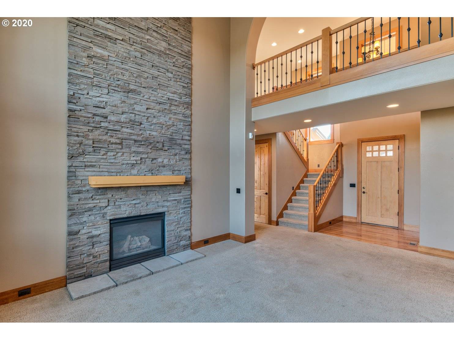 Bend, OR 97702,19560 HOLLYGRAPE ST