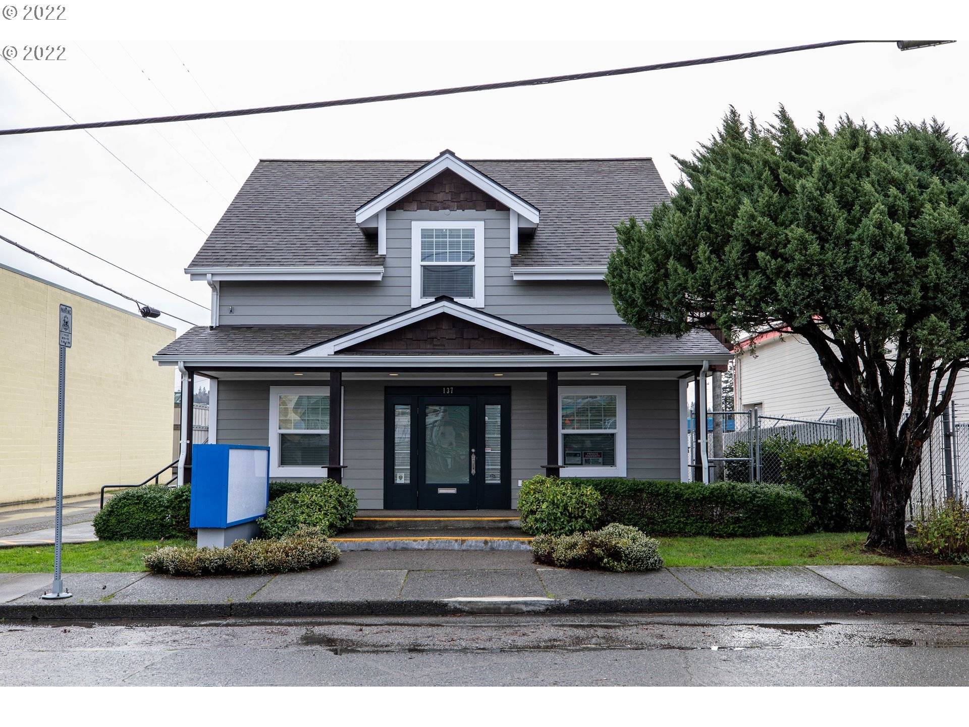 Coos Bay, OR 97420,137 HALL AVE