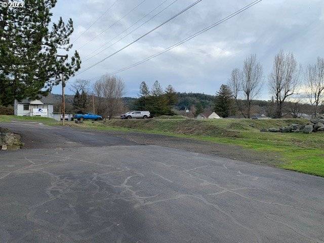 Roseburg, OR 97470,3317 NE STEPHENS ST