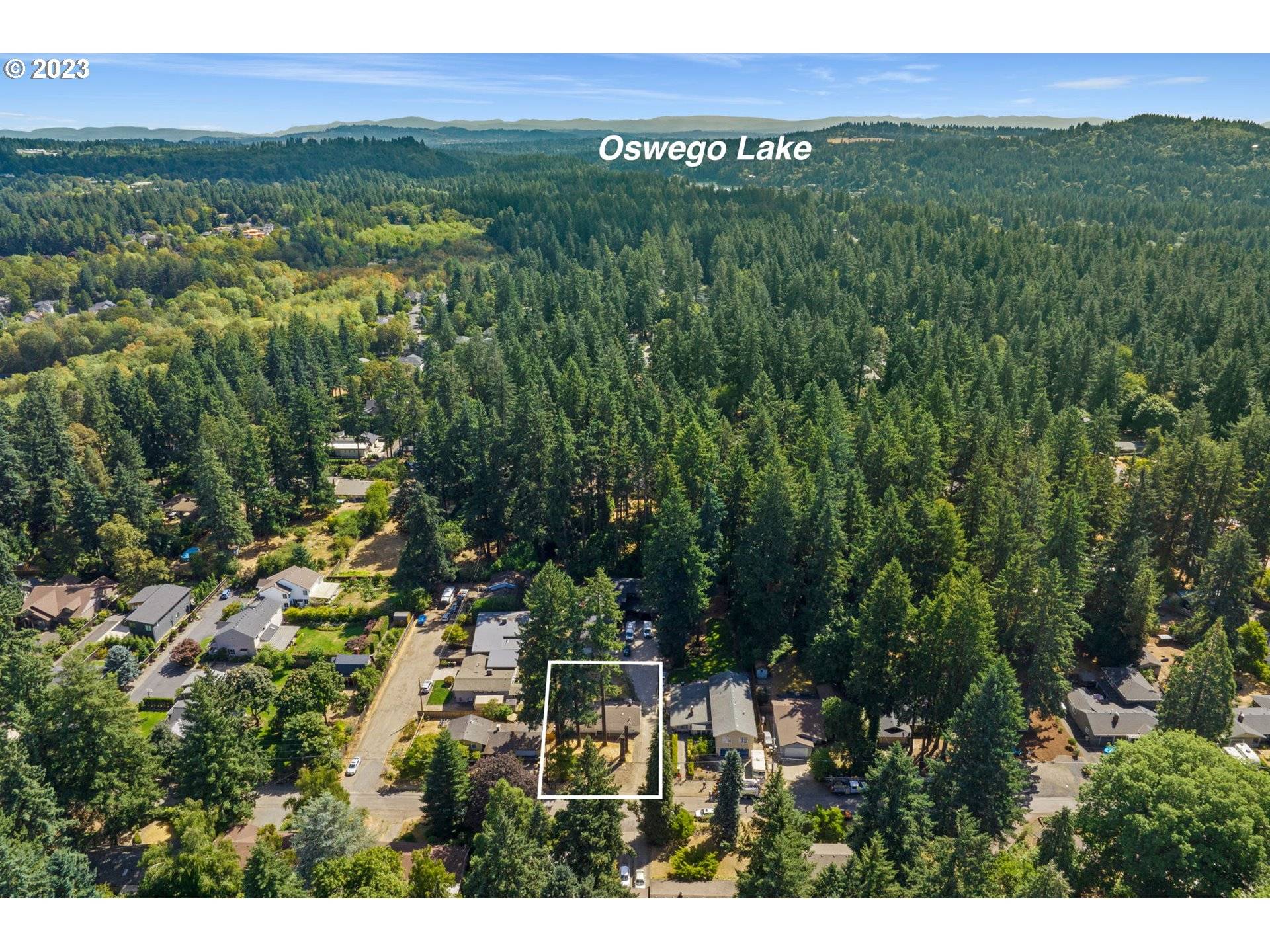 Lake Oswego, OR 97035,16164 PARKER RD