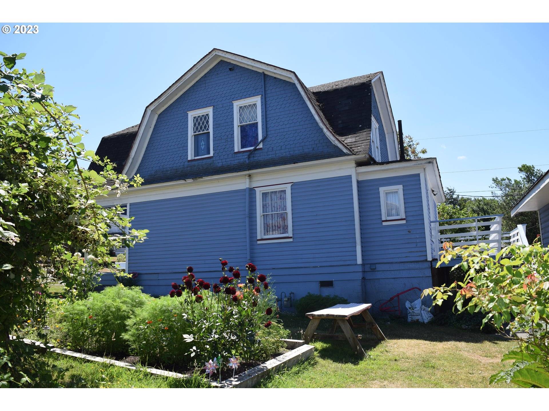 Coquille, OR 97423,115 N DEAN ST