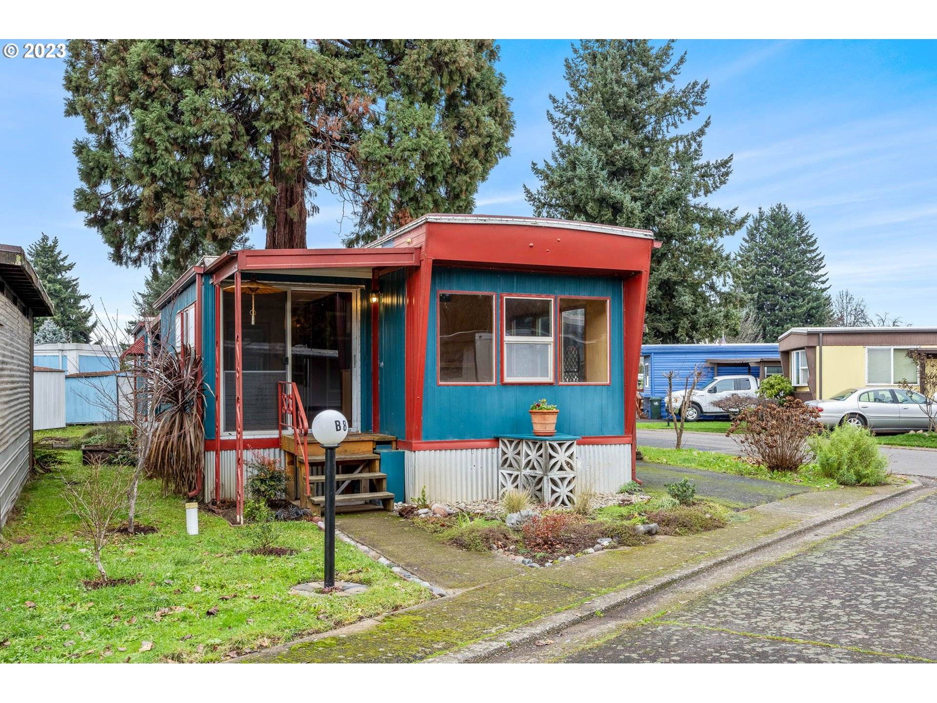 Eugene, OR 97403,1625 HENDERSON AVE #B8