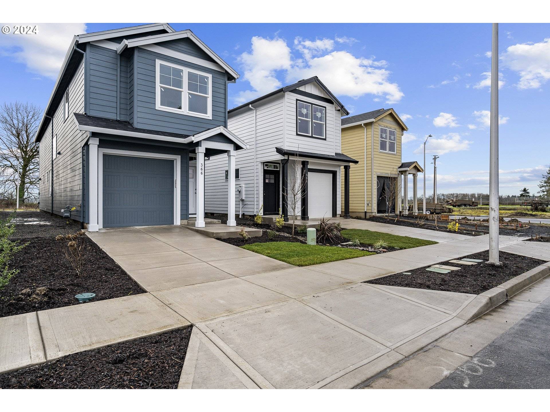 Newberg, OR 97132,366 E London WAY