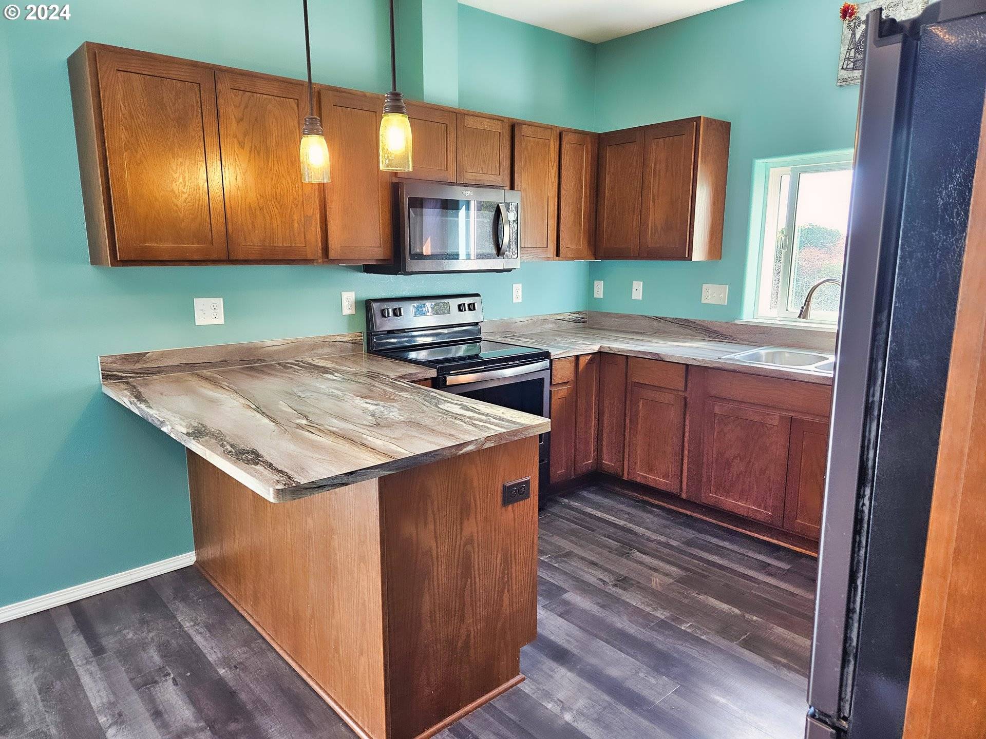 Garibaldi, OR 97118,607 VINE MAPLE LN