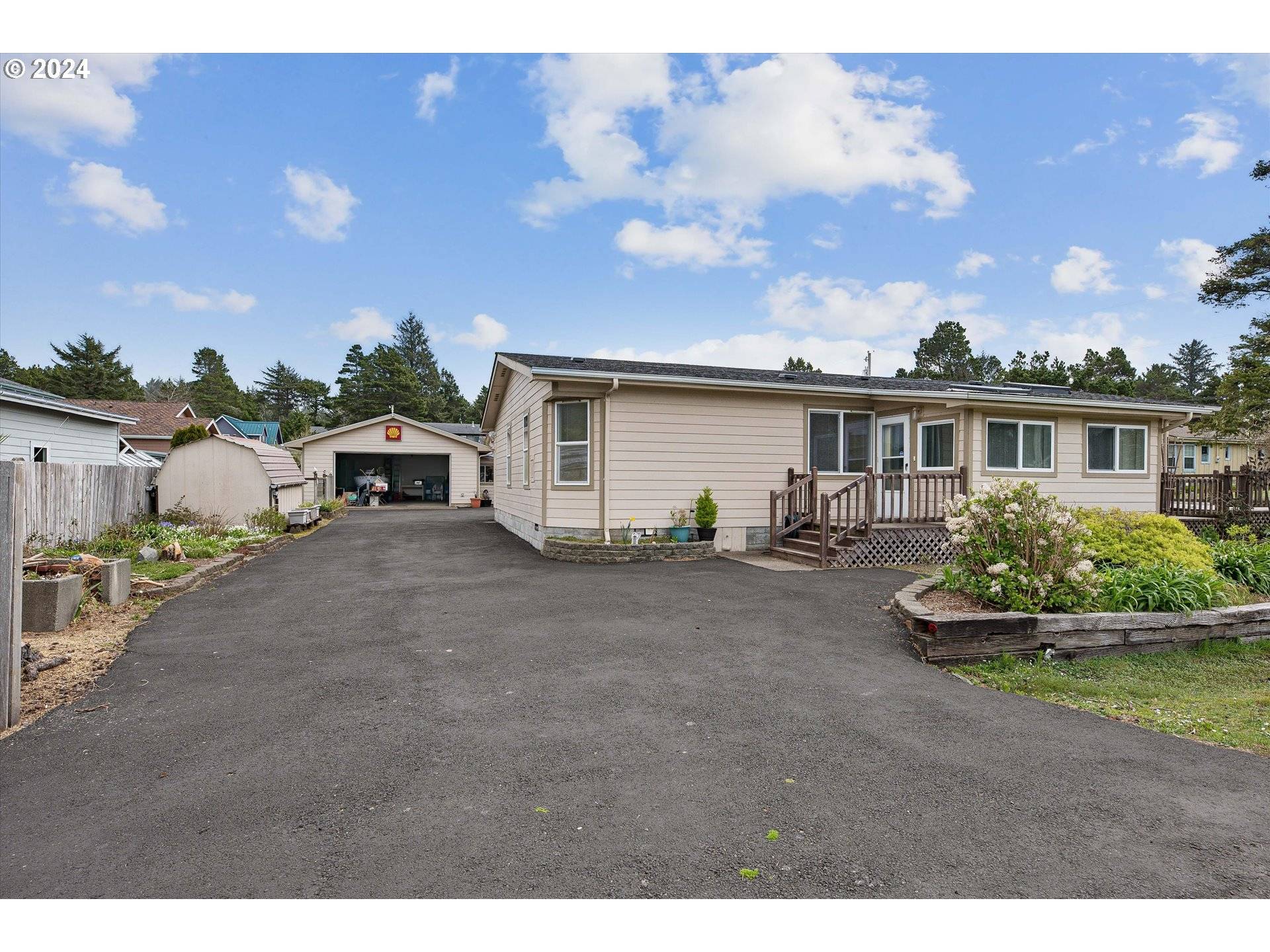 Gleneden Beach, OR 97388,155 LORRAINE ST