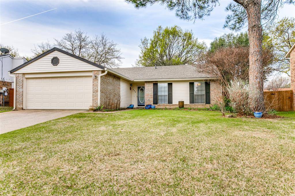 Grapevine, TX 76051,608 Heather Wood Drive