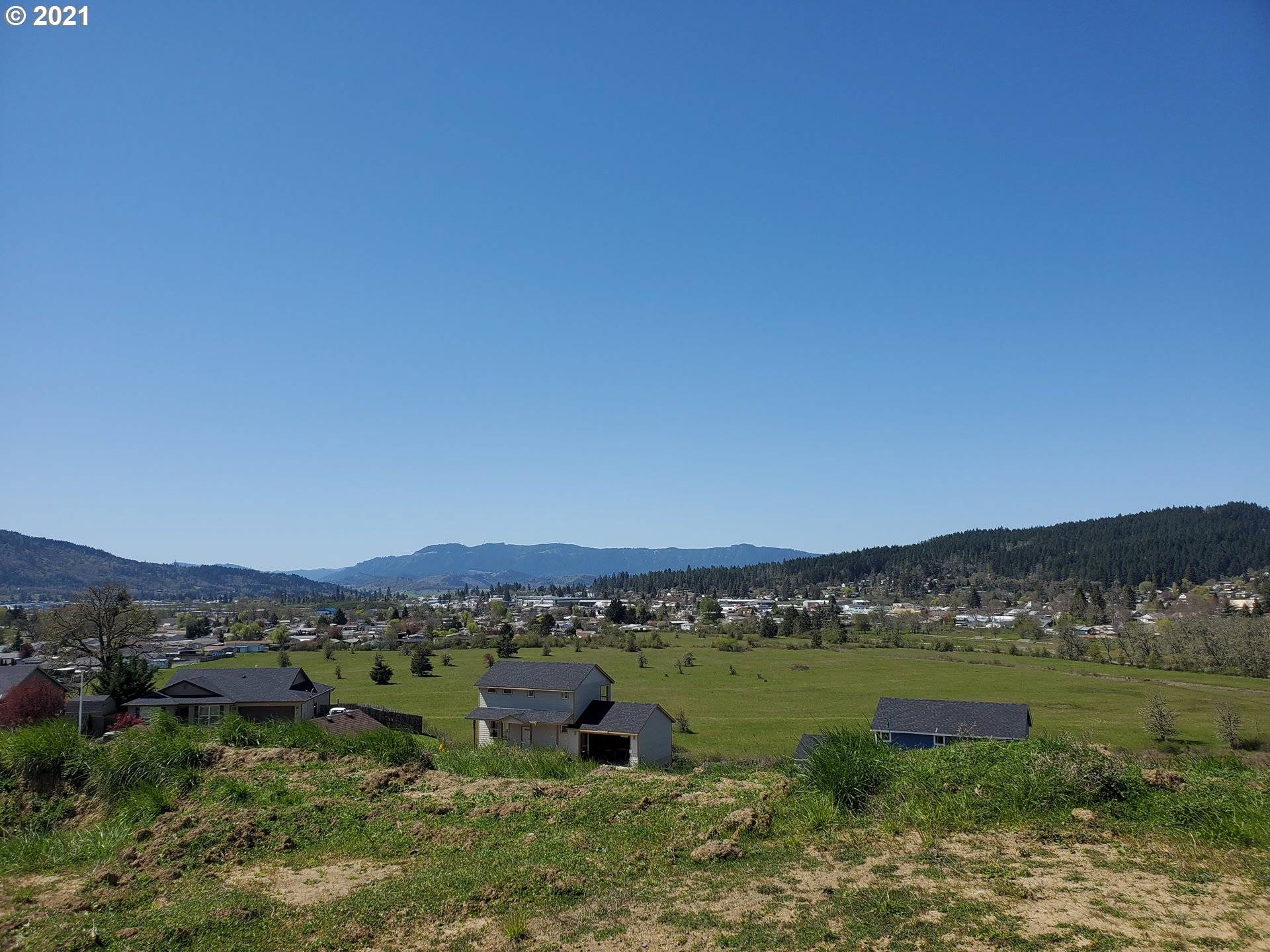 Sutherlin, OR 97479,637 VALLEY VISTA ST