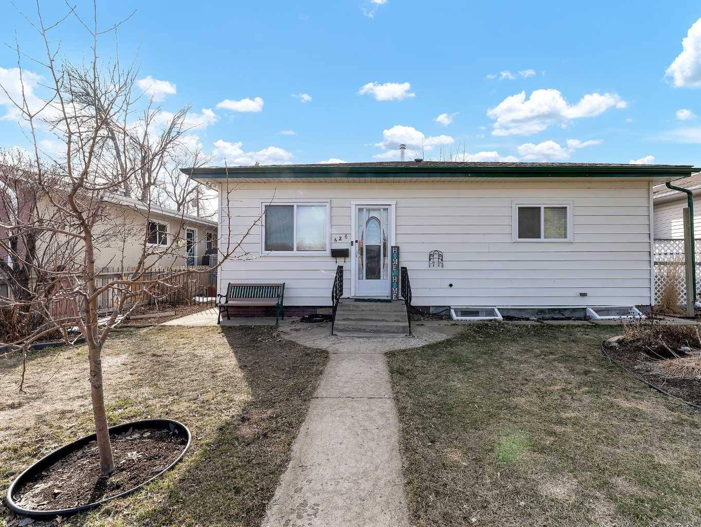 Redcliff, AB T0J 2P2,626 2 ST SE