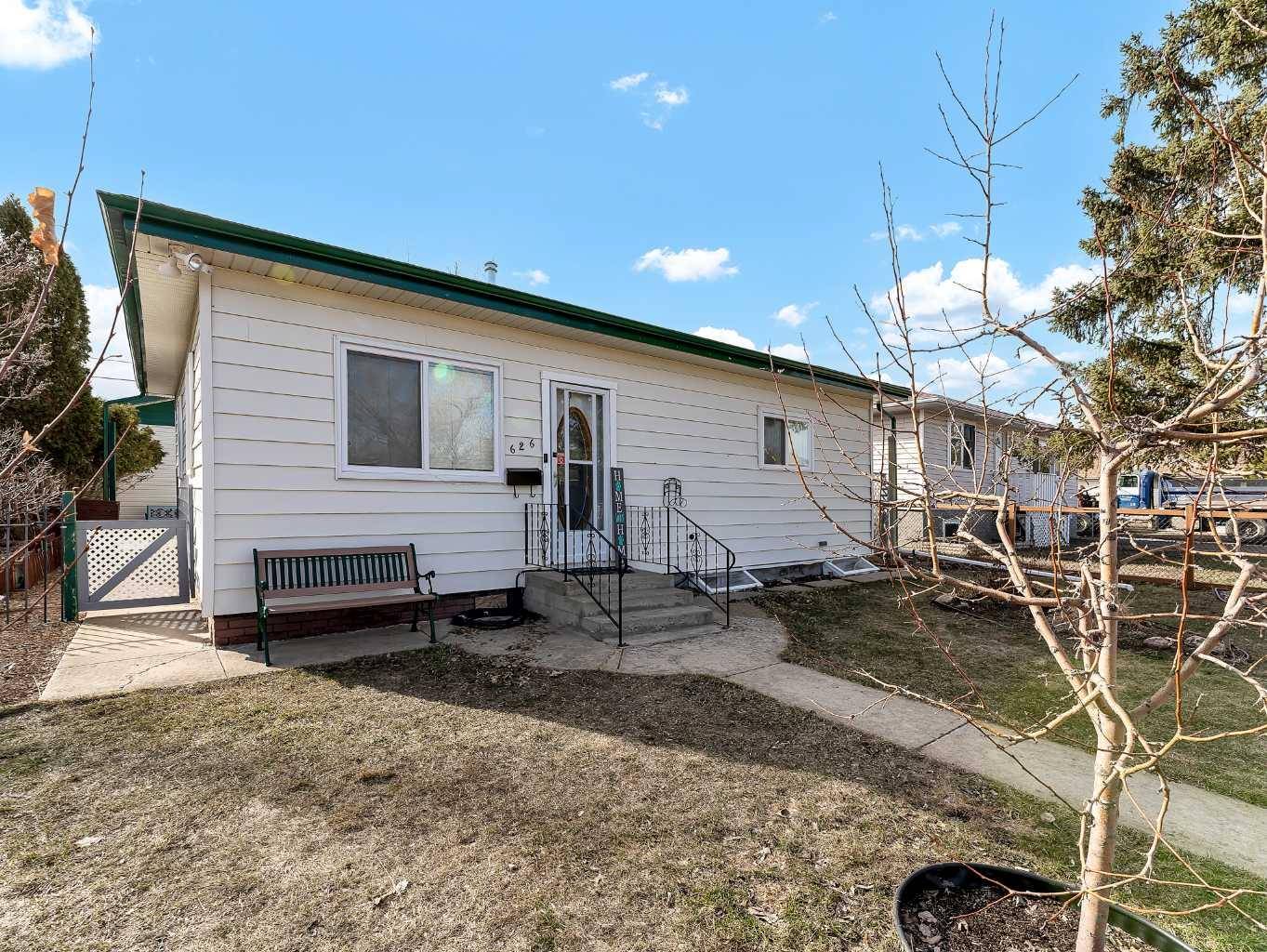 Redcliff, AB T0J 2P2,626 2 ST SE