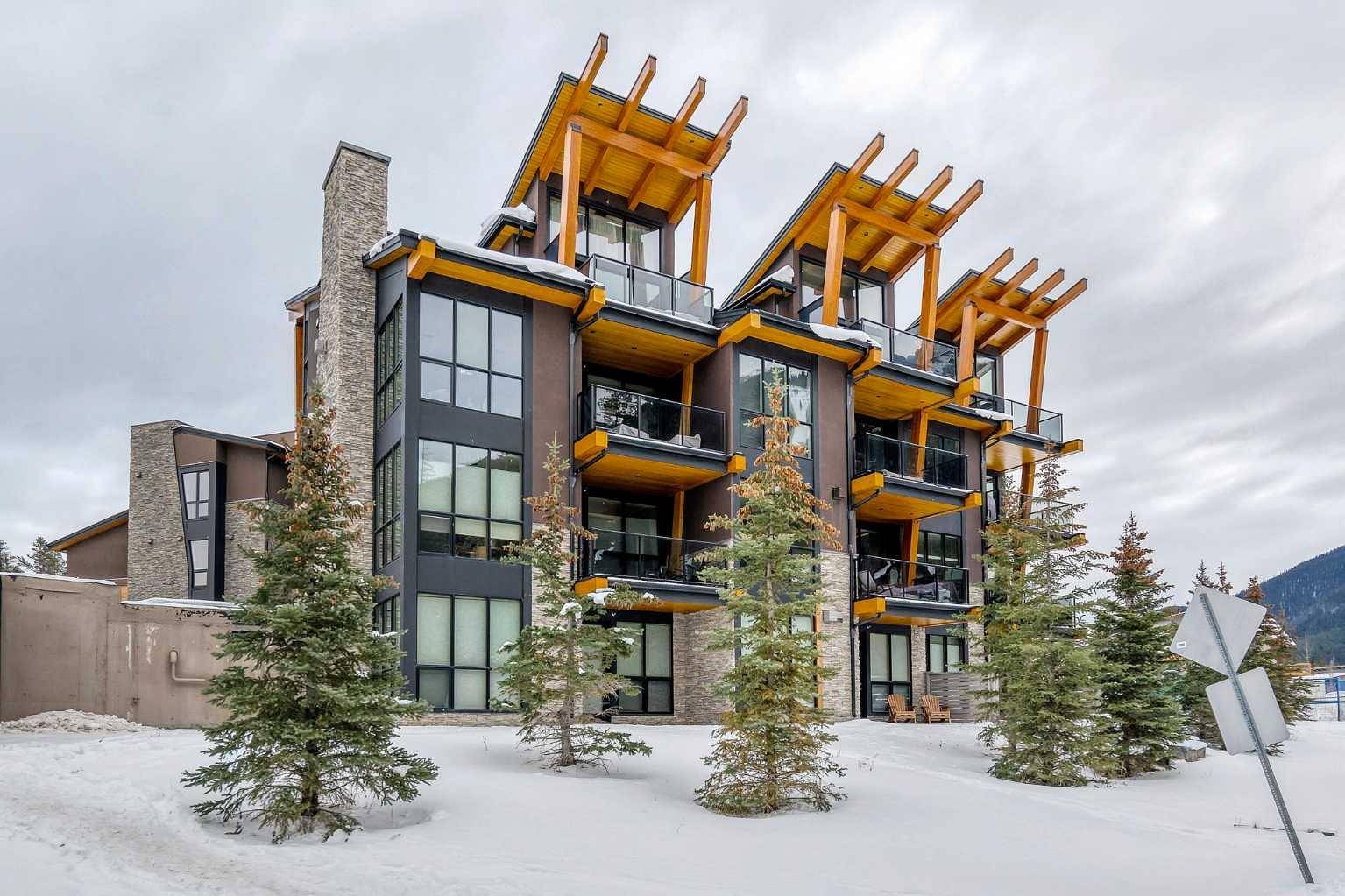 Canmore, AB T1W 0J5,101 stewart creek Rise #821