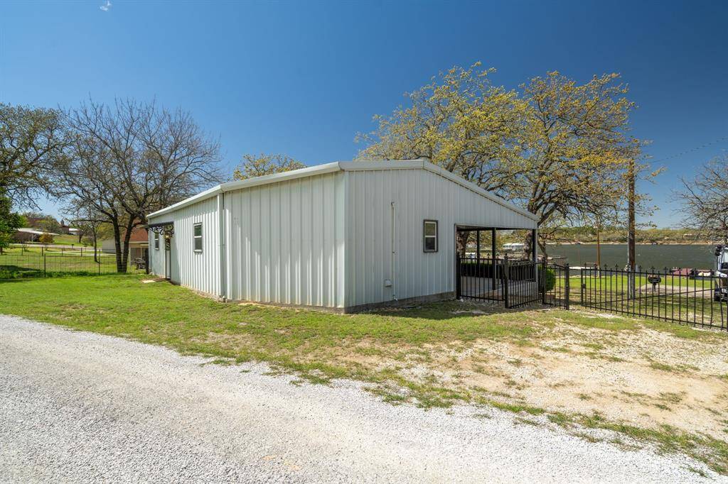 Bowie, TX 76230,268 Broxson Loop