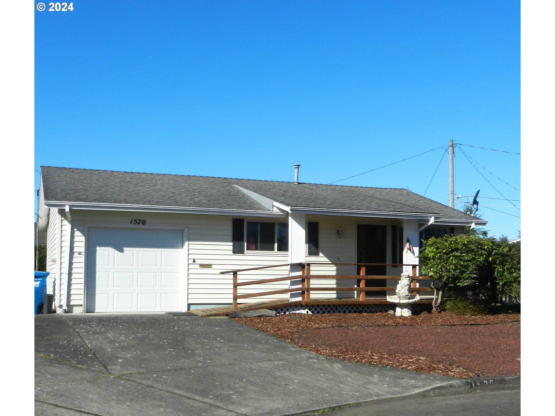 Woodburn, OR 97071,1570 Upmqua PL