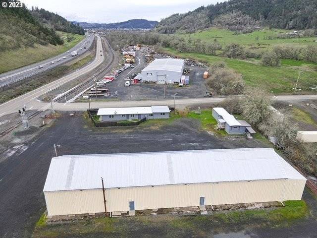 Sutherlin, OR 97479,121 DEADY CROSSING RD