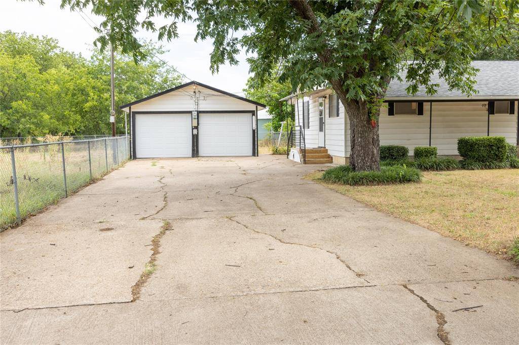 Mineral Wells, TX 76067,609 SW 19th Street