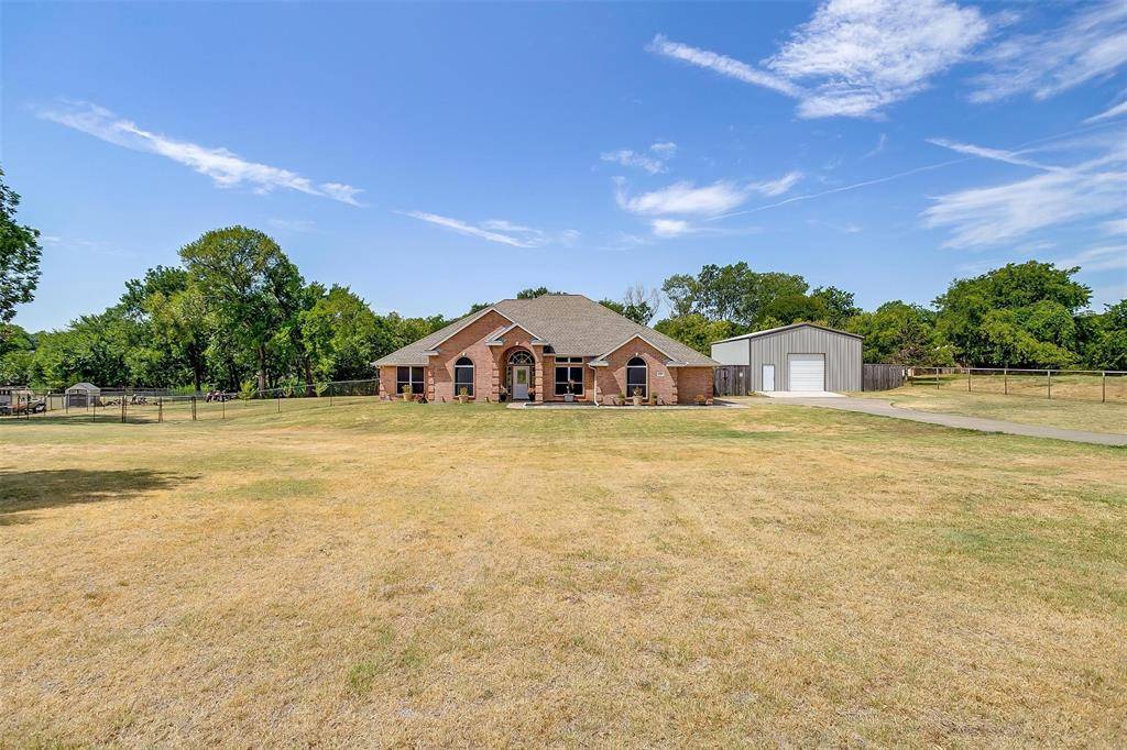 Midlothian, TX 76065,831 S Clinton Lane