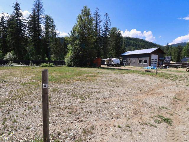 North Shuswap, BC V0E 1M9,5 1701 IRELAND ROAD