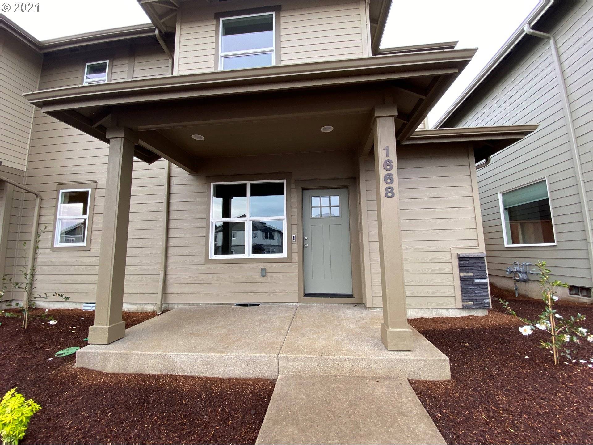 Dallas, OR 97338,1668 SE Barberry AVE #6