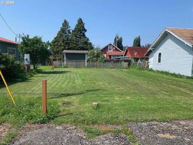 Reedsport, OR 97467,727 MYRTLE AVE