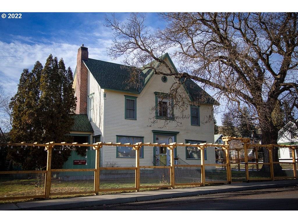 Dufur, OR 97021,381 N MAIN ST