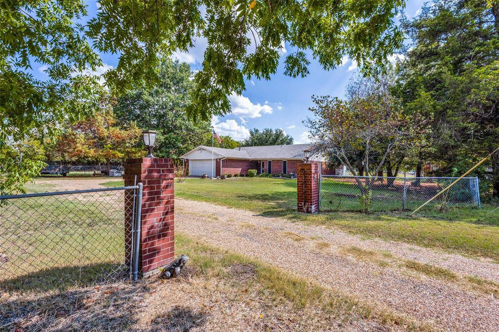 Whitewright, TX 75491,400 S Gardner