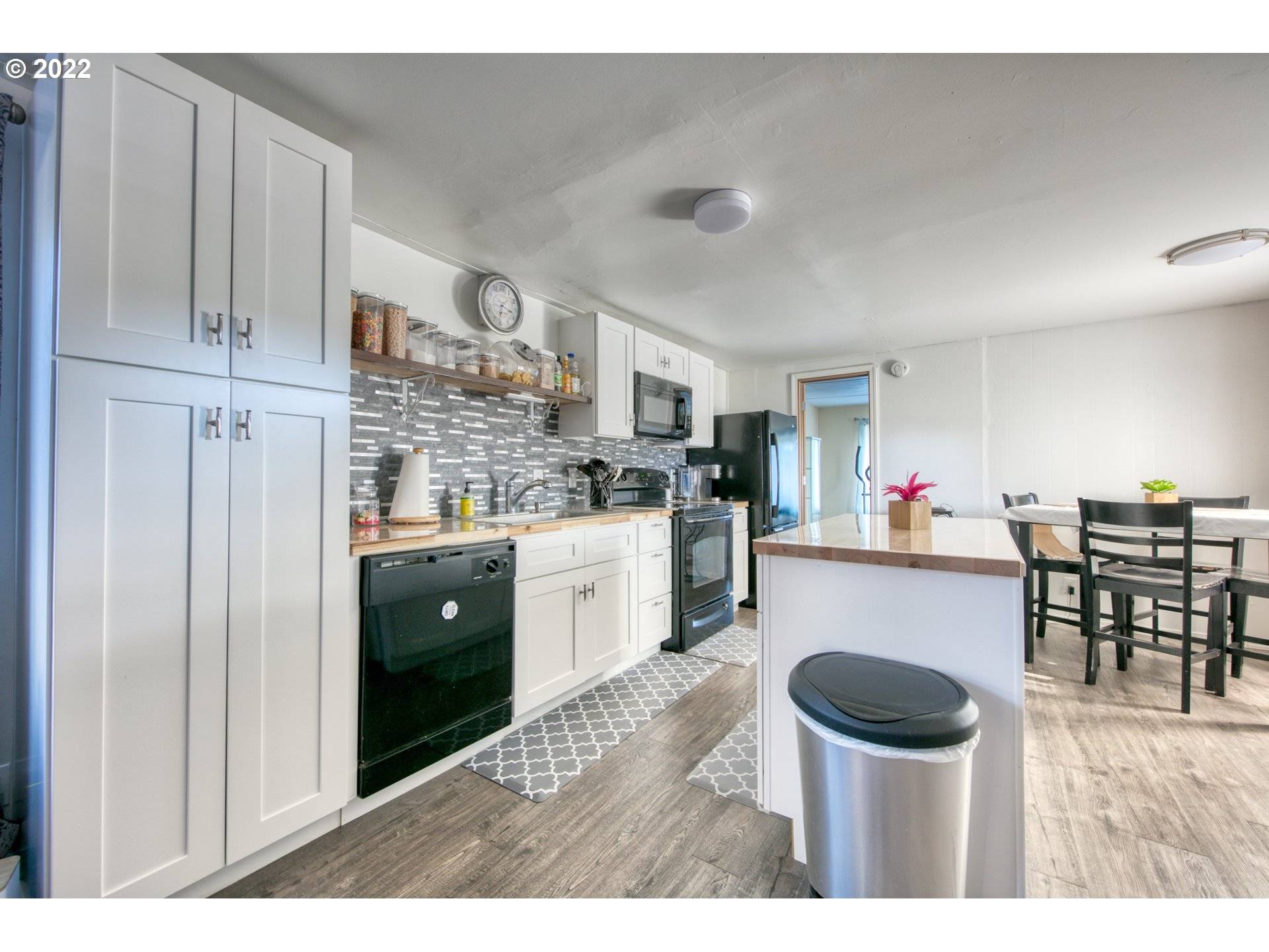 Veneta, OR 97487,87860 TERRITORIAL RD #69