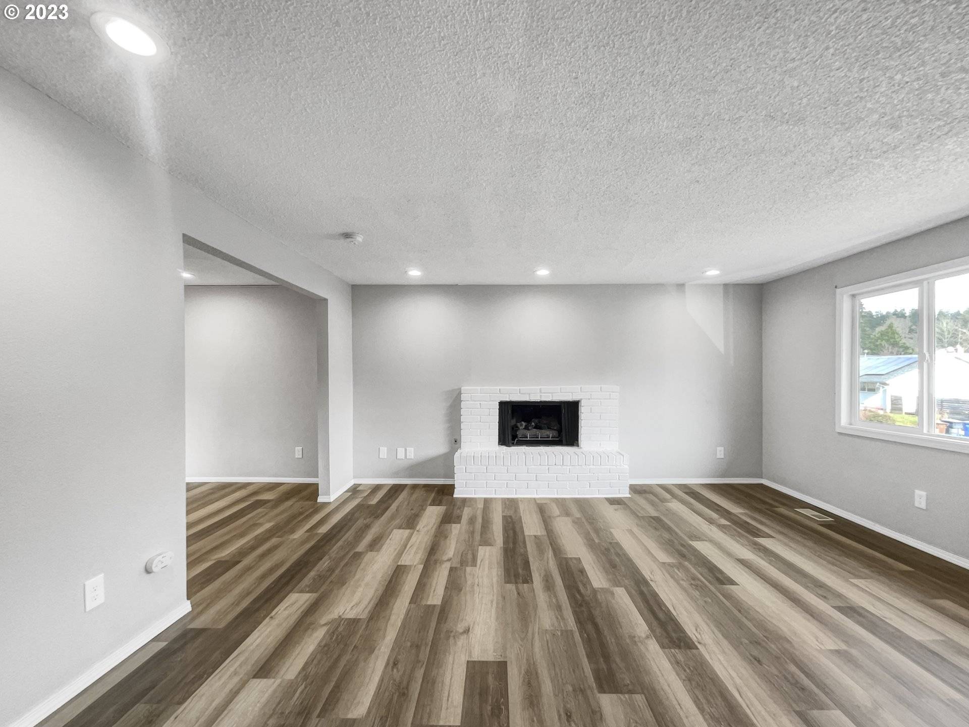 Gladstone, OR 97027,1460 CORNELL AVE