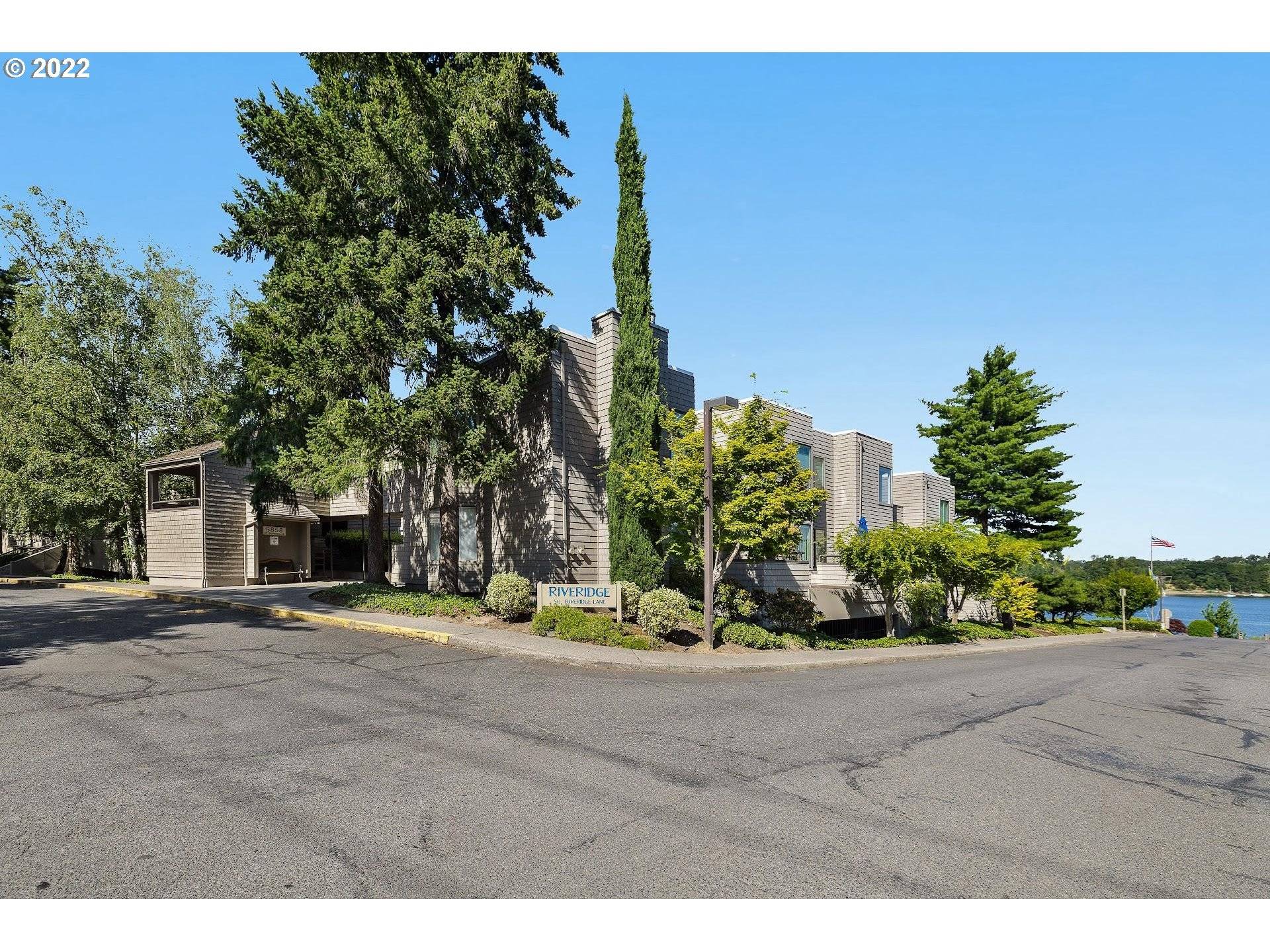 Portland, OR 97239,5858 S RIVERIDGE LN ##3