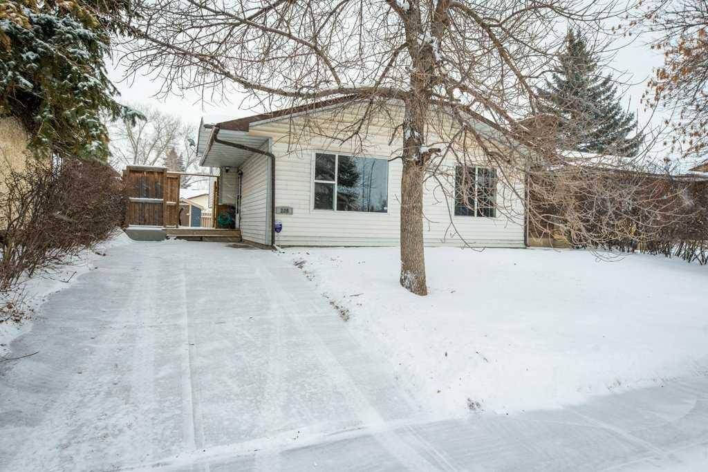 Calgary, AB T1Y 3L8,208 Templeside CIR NE