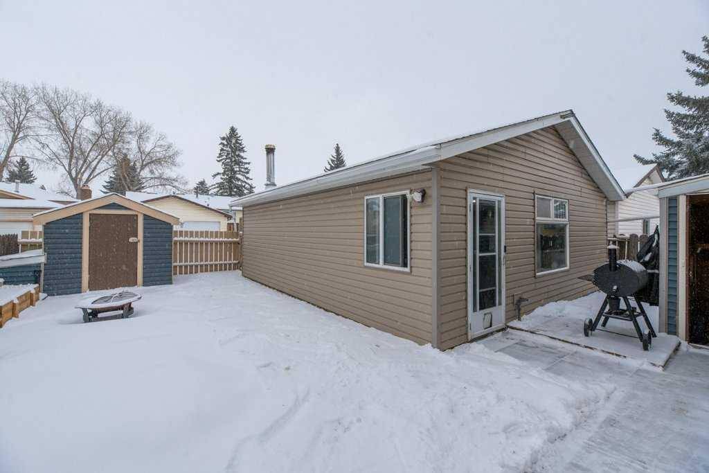 Calgary, AB T1Y 3L8,208 Templeside CIR NE