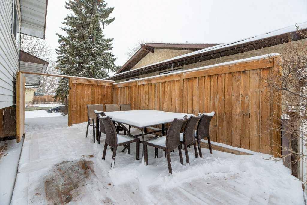 Calgary, AB T1Y 3L8,208 Templeside CIR NE