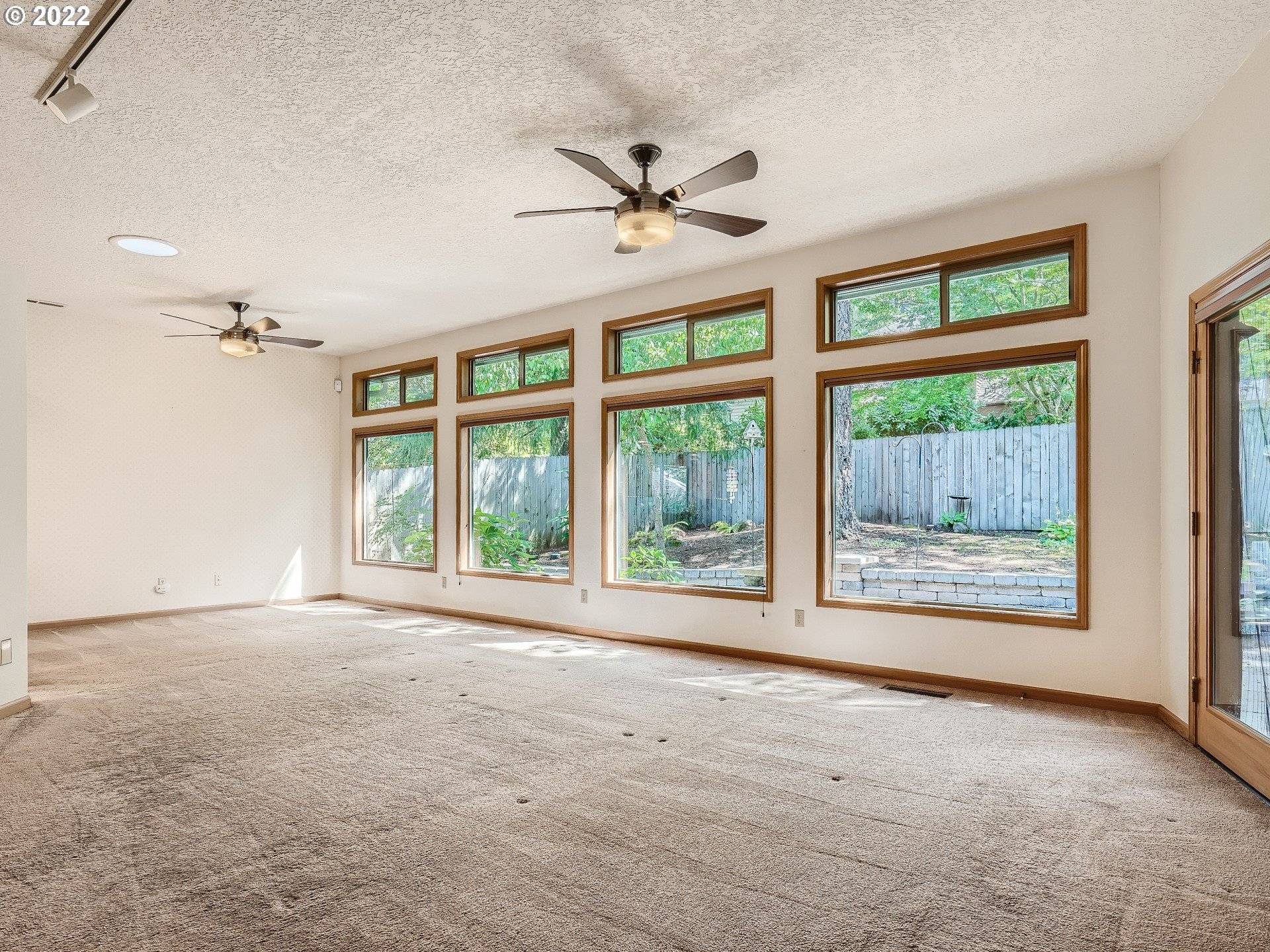 Salem, OR 97302,1455 SE JAMESTOWN ST